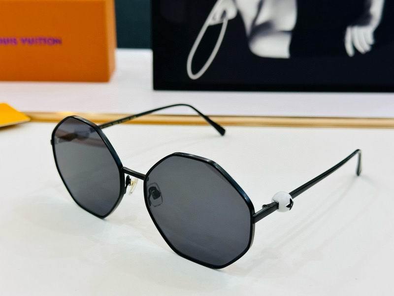 LV Sunglasses 709